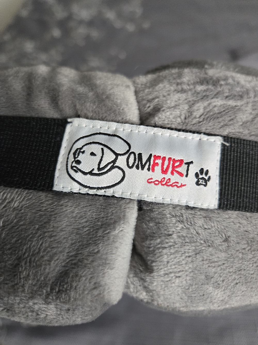 ComFURt Collar Plush Gray Pet Collar 16" Diameter, Used One Wknd, Collar Loops